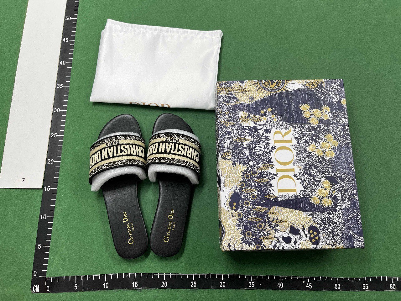  Dior Dior Oblique Slide Sandals [36 styles]